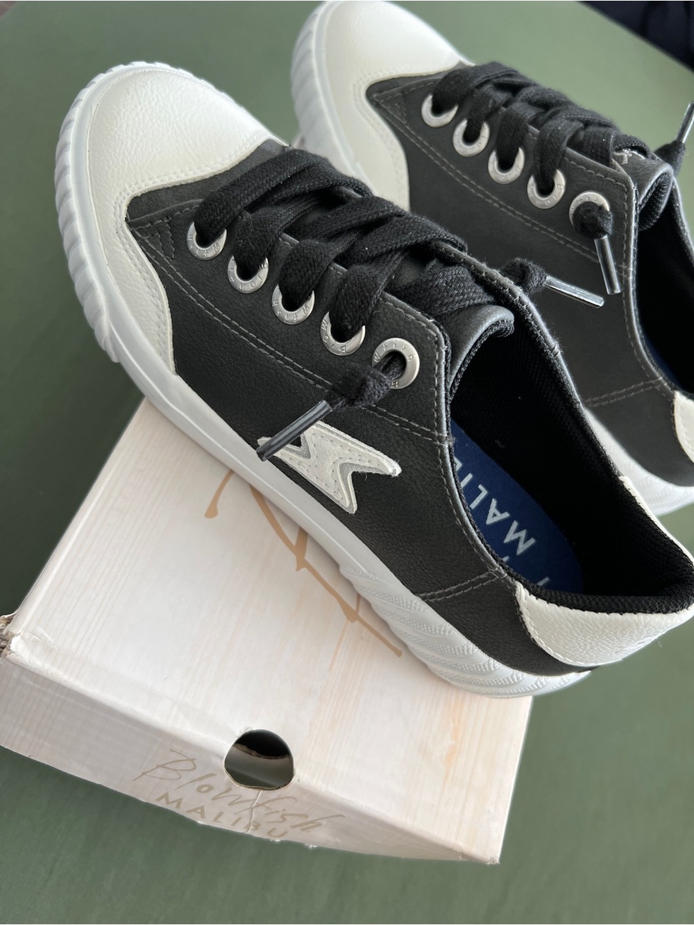Low-Top Girl/Boy Sneakers